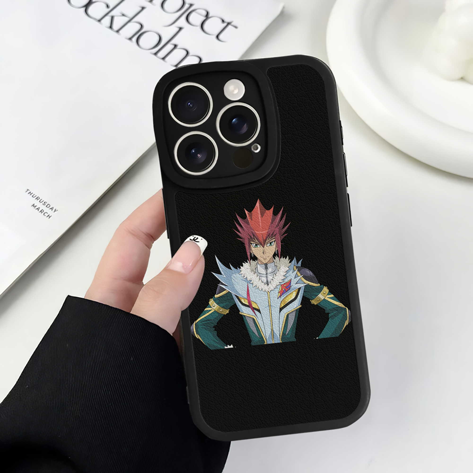 遊☆戯☆王 Yu-Gi-Oh! 【iPhone 16シリーズ対応】シリコンスマホケース（レザー調） 材質：シリコン